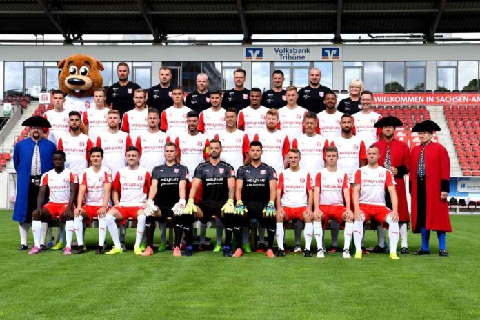 Mannschaft Hallescher FC 2017/18 - Bild 5