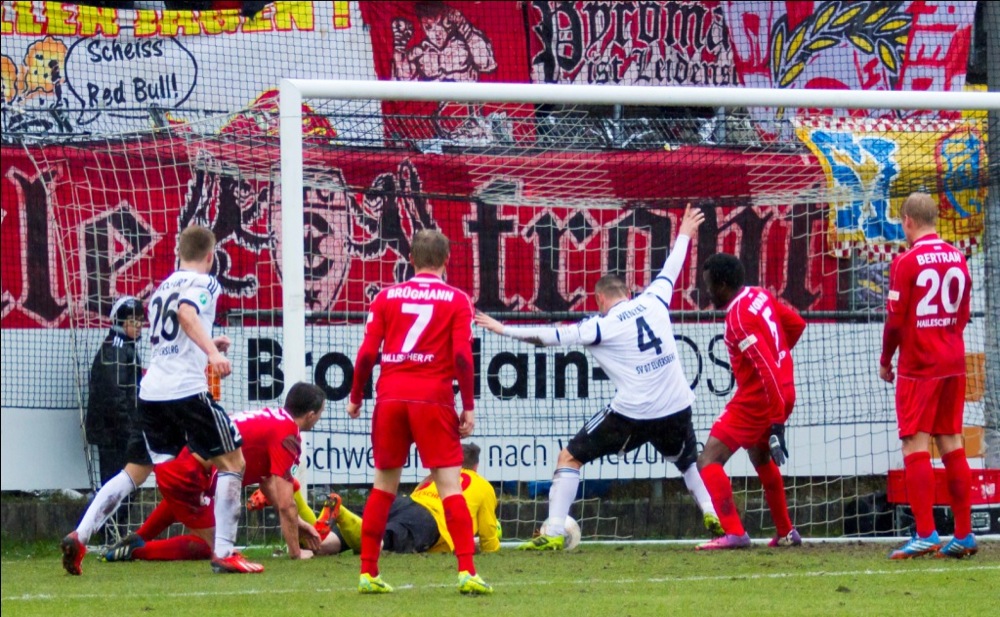 24. Spieltag: SV Elversberg - Hallescher FC - Bild 2