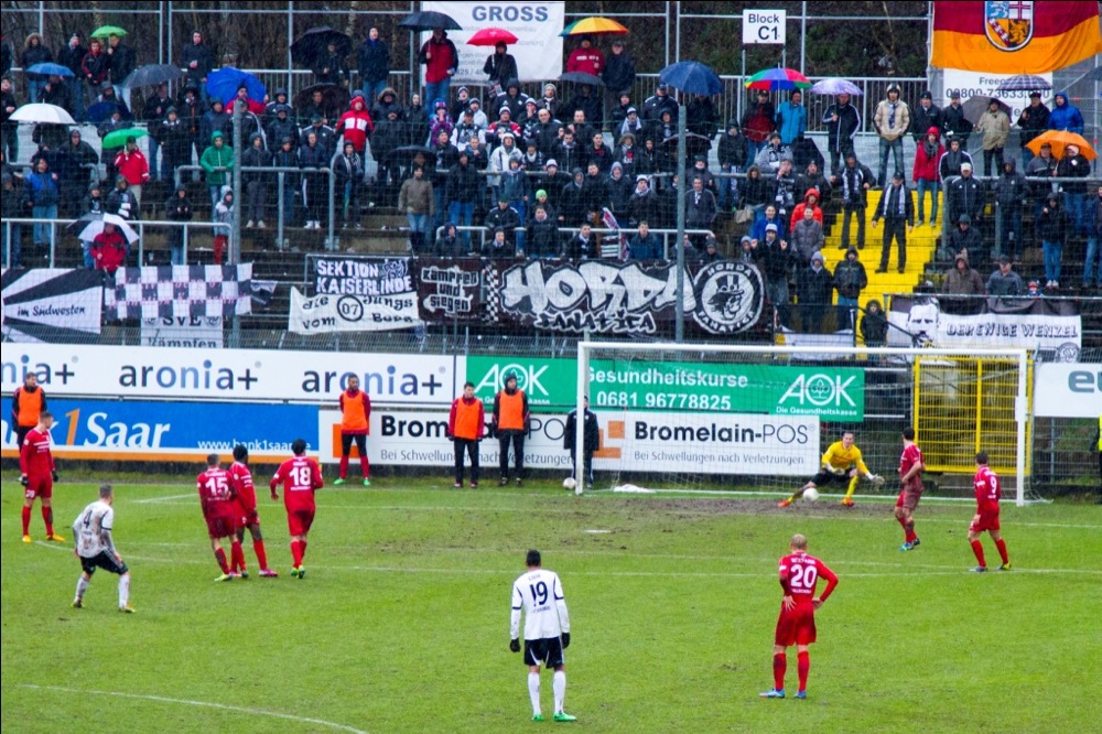 24. Spieltag: SV Elversberg - Hallescher FC - Bild 9