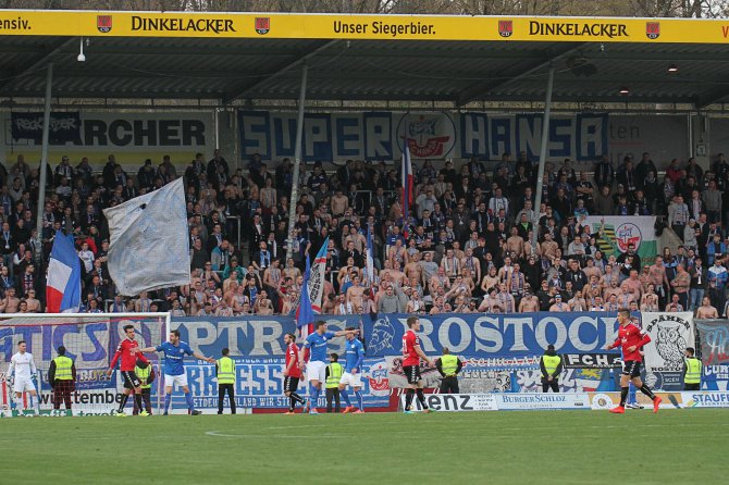 33. Spieltag 15/16: SG Sonnenhof Großaspach - Hansa Rostock - Bild