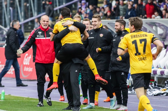 17. Spieltag 2015/16: Erzgebirge Aue - Dynamo Dresden - Bild 6