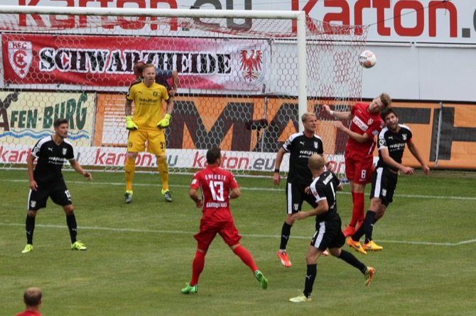 1. Spieltag 15/16: Energie Cottbus - Hallescher FC - Bild 2