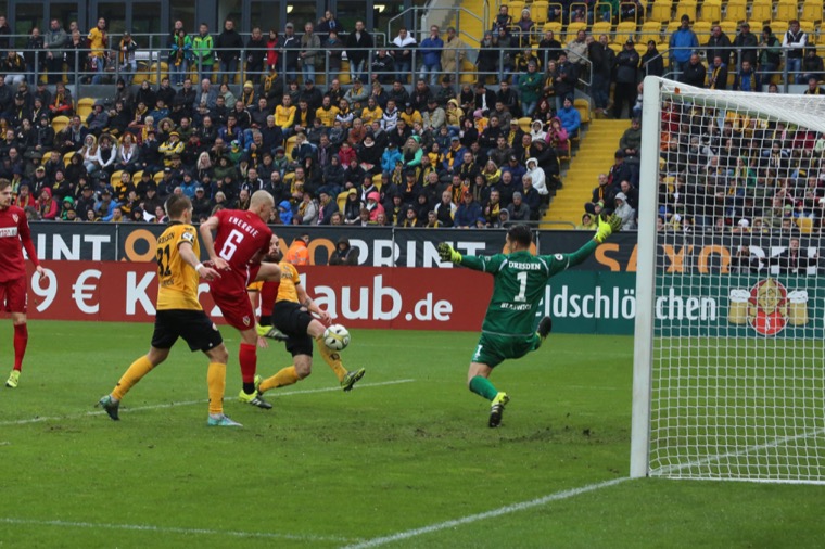 13. Spieltag 15/16: Dynamo Dresden - Energie Cottbus