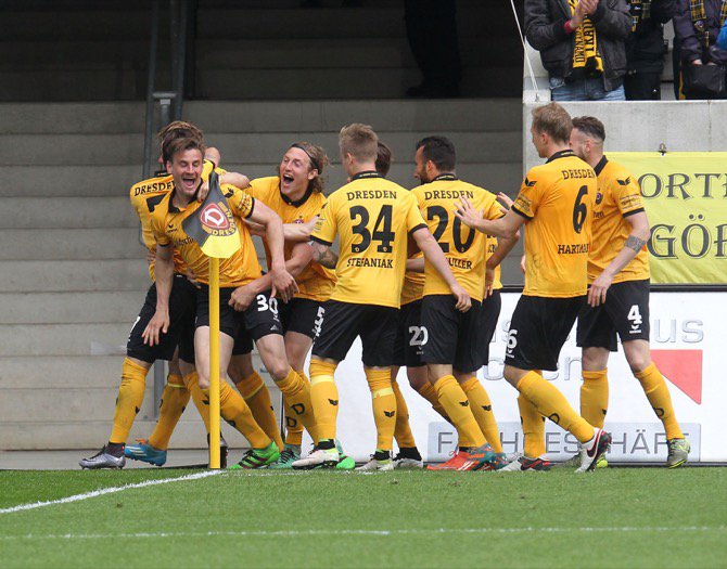 35. Spieltag 15/16: Dynamo Dresden - Wehen Wiesbaden