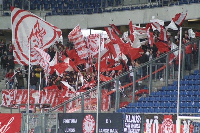 Köln Fans in Duisburg (Luca-Alicia Rogge)