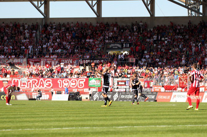 37. Spieltag 15/16: Rot-Weiß Erfurt - Energie Cottbus - Bild
