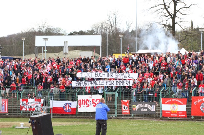 32. Spieltag: Rot-Weiß Erfurt - Hallescher FC - Bild