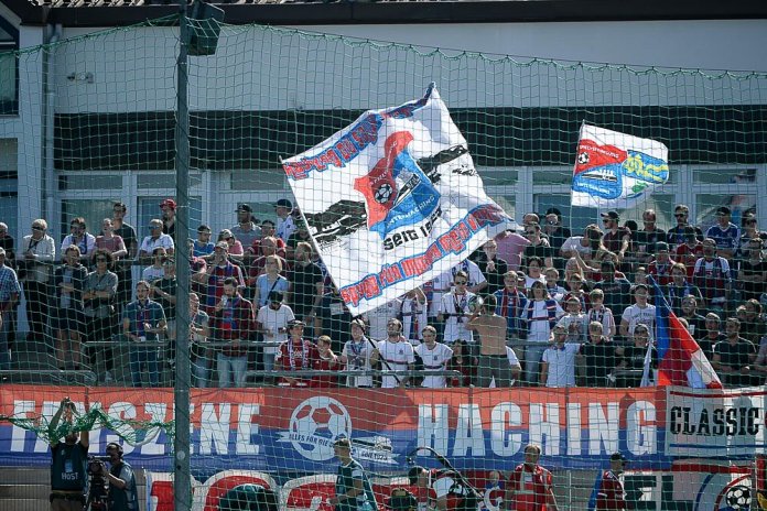 7. Spieltag 18/19: SpVgg Unterhaching - Würzburger Kickers Teil 2 - Bild 2