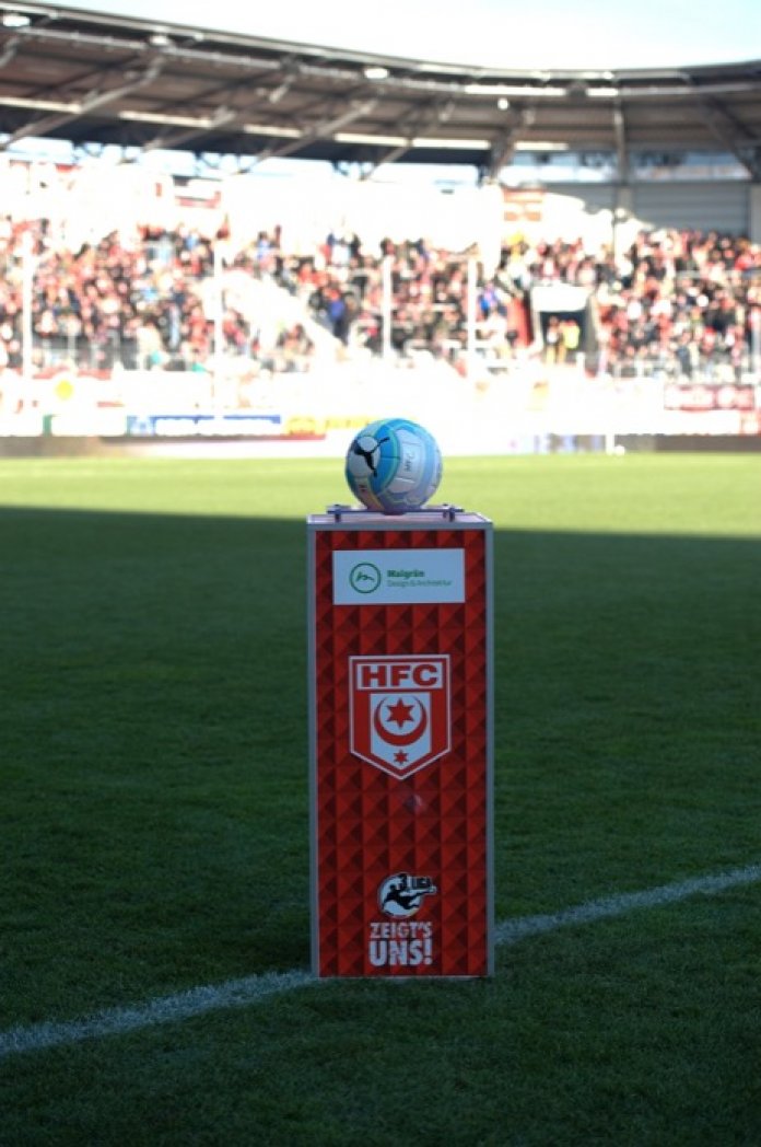17. Spieltag 16/17: Hallescher FC - SV Werder Bremen II - Bild 1