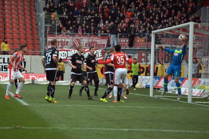 20. Spieltag 15/16: Hallescher FC - Energie Cottbus - Bild 12