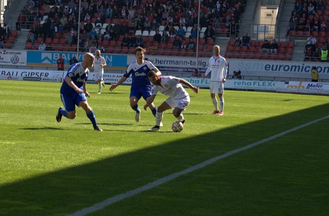33. Spieltag: Hallescher FC - Holstein Kiel - Bild 9