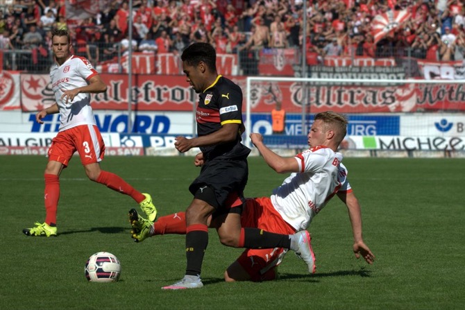 8. Spieltag 15/16: Hallescher FC - VfB Stuttgart II - Bild