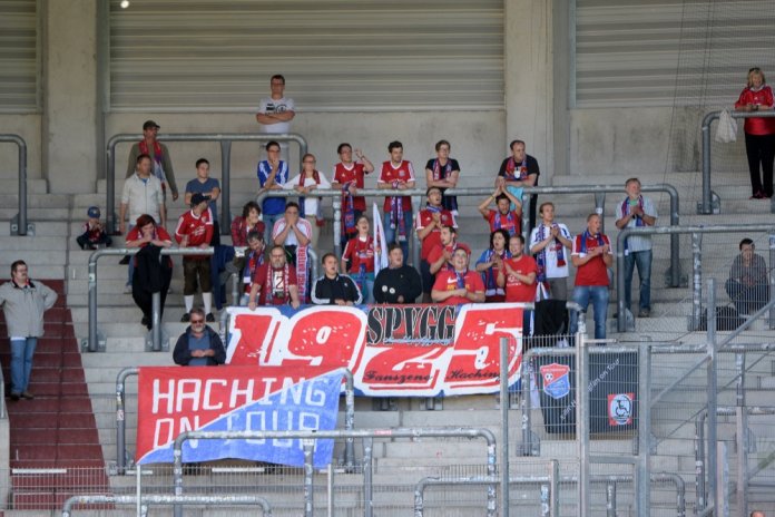 5. Spieltag 17/18: Hallescher FC - SpVgg Unterhaching - Bild 10
