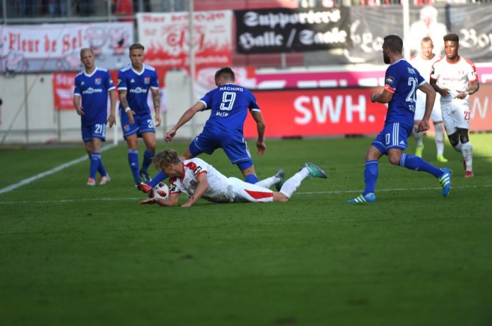 12. Spieltag 18/19: Hallescher FC - SpVgg Unterhaching - Bild 13
