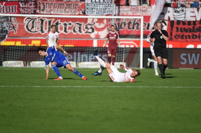 12. Spieltag 18/19: Hallescher FC - SpVgg Unterhaching - Bild 14