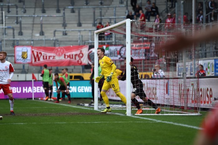 34. Spieltag 17/18: Hallescher FC - Würzburger Kickers Teil 2 - Bild 14