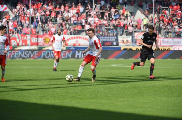 34. Spieltag 17/18: Hallescher FC - Würzburger Kickers Teil 2 - Bild 9