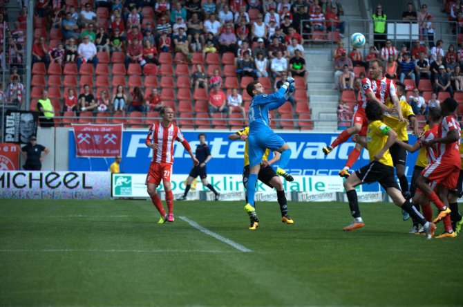 37. Spieltag 15/16: Hallescher FC - VfR Aalen - Bild