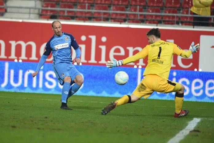 27. Spieltag 16/17: Hallescher FC - VfR Aalen - Bild 12
