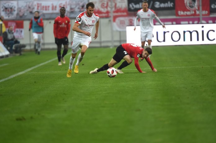 16. Spieltag 18/19: Hallescher FC - Sonnenhof Großaspach - Bild 13