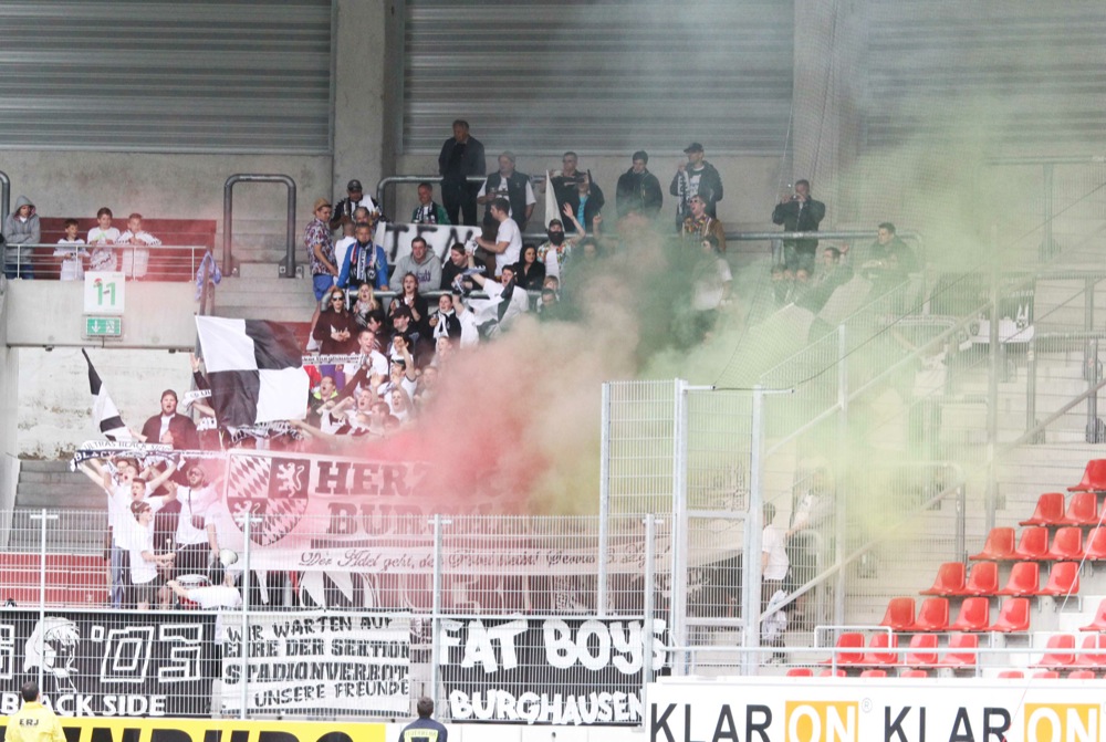 38. Spieltag: Hallescher FC - Wacker Burghausen - Bild