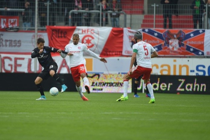 33. Spieltag 16/17: Hallescher FC - MSV Duisburg - Bild 9