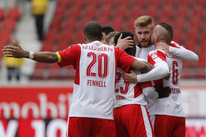 32. Spieltag 17/18: Hallescher FC - Rot-Weiß Erfurt - Bild 11