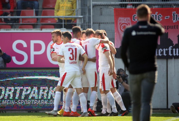 32. Spieltag 18/19: Hallescher FC - Würzburger Kickers - Bild 2