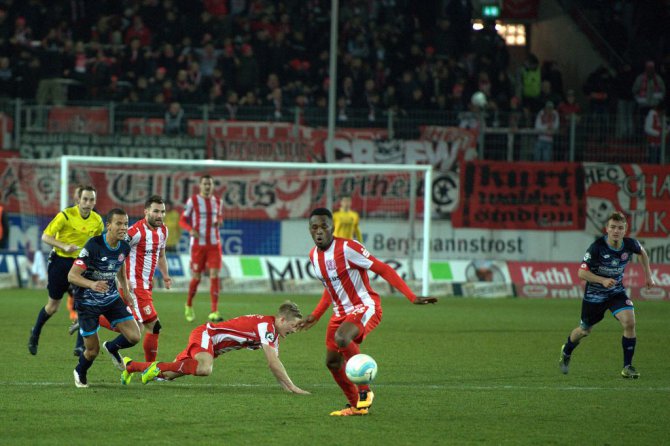 30. Spieltag 15/16: Hallescher FC - 1. FSV Mainz 05 II - Bild 13