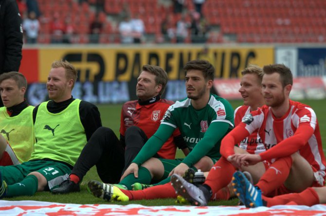 36. Spieltag; Stuttgarter Kickers – Hallescher FC