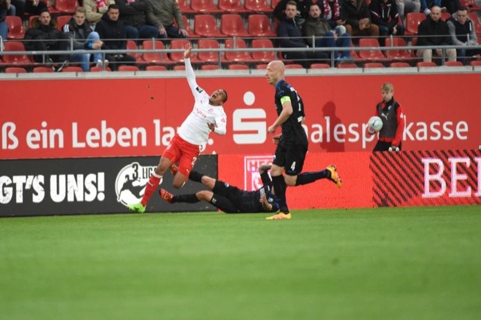 31. Spieltag 16/17: Hallescher FC - SC Paderborn 07 - Bild 11