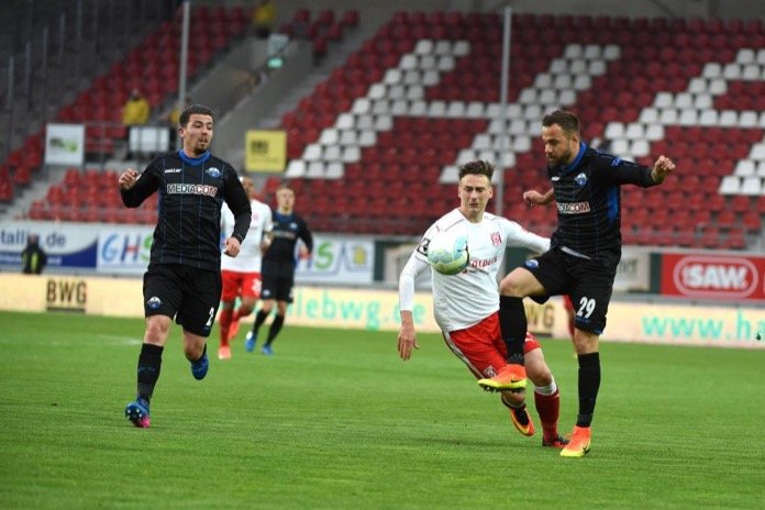 31. Spieltag 16/17: Hallescher FC - SC Paderborn 07 - Bild 10