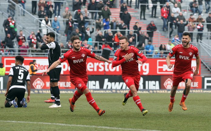 22. Spieltag 18/19: Würzburger Kickers - VfR Aalen - Bild 13