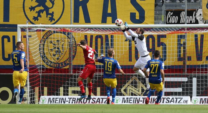 8. Spieltag 18/19: Würzburger Kickers - Eintracht Braunschweig - Bild 1