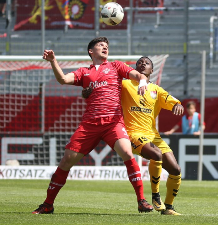 37. Spieltag 17/18: Würzburger Kickers - Sonnenhof Großaspach - Bild 6