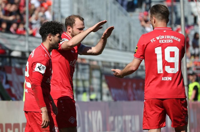 33. Spieltag 17/18: Würzburger Kickers - Fortuna Köln - Bild 15