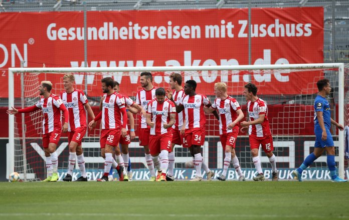 36. Spieltag 19/20: Würzburger Kickers - Hansa Rostock - Bild 8