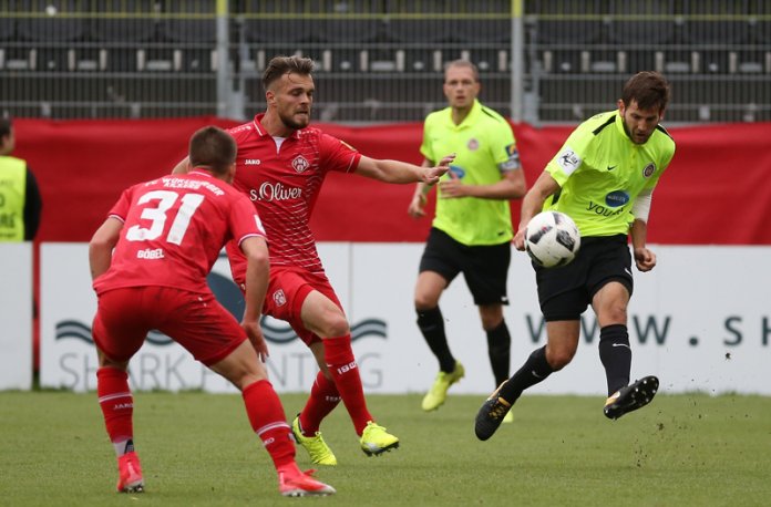 13. Spieltag 17/18: Würzburger Kickers - SV Wehen Wiesbaden