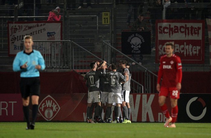 15. Spieltag 18/19: Würzburger Kickers - FSV Zwickau - Bild 8