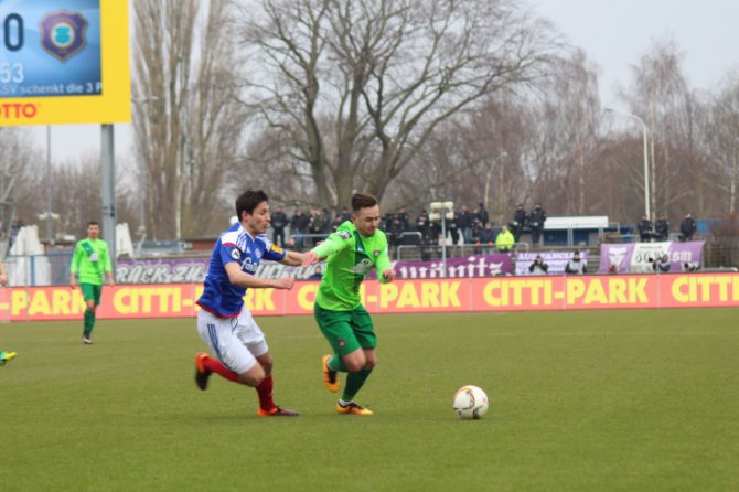 30. Spieltag 15/16: Holstein Kiel - Erzgebirge Aue - Bild