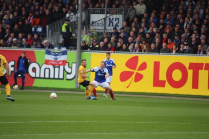 14. Spieltag 15/16: Holstein Kiel - Dynamo Dresden - Bild 2