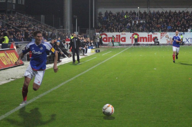21. Spieltag 15/16: Holstein Kiel - Hallescher FC - Bild 8