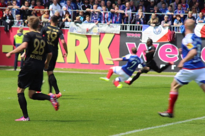 38. Spieltag: Holstein Kiel - Stuttgarter Kickers - Bild 11