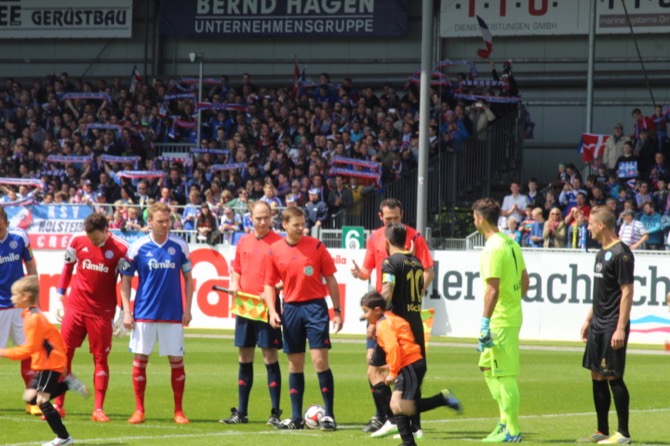 38. Spieltag: Holstein Kiel - Stuttgarter Kickers - Bild 2