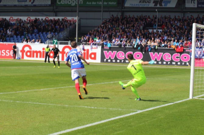 38. Spieltag: Holstein Kiel - Stuttgarter Kickers