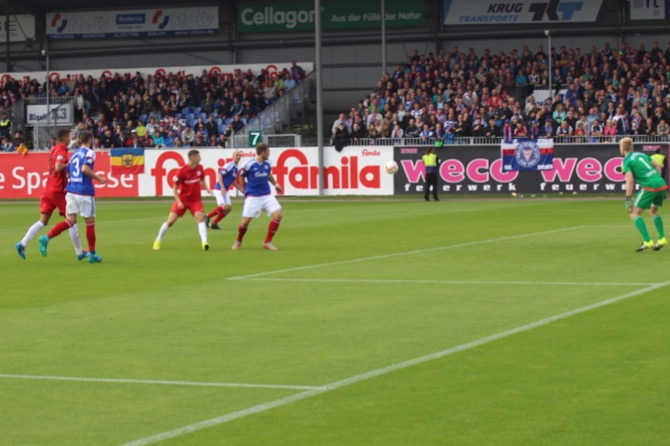 9. Spieltag 15/16: Holstein Kiel - Hansa Rostock - Bild 16