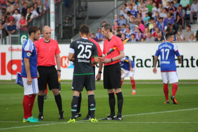 Testspiel 16/17: Holstein Kiel - Schalke 04  - Bild 2