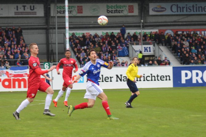 Lewerenz schießt VfB-Reserve in die Regionalliga – Spielbericht + Bilder