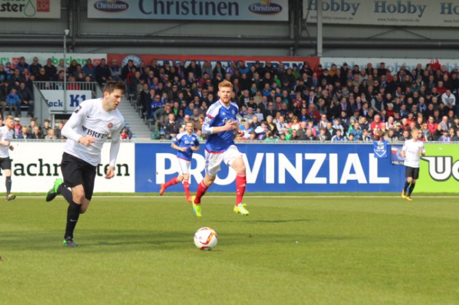 32. Spieltag 15/16: Holstein Kiel - Wehen Wiesbaden - Bild 9