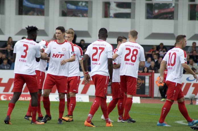 8. Spieltag 17/18: Fortuna Köln - Hallescher FC
